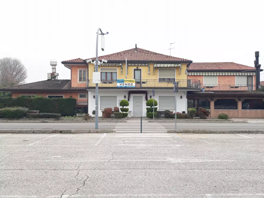 Immagine 1 di Hotel in vendita  a Salzano