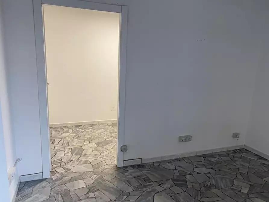 Immagine 2 di Ufficio in affitto  in VIA DI NOVOLI a Firenze