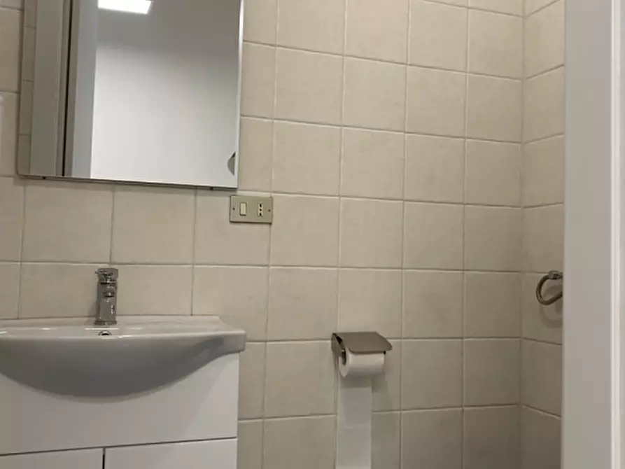 Immagine 5 di Ufficio in affitto  in VIA DI NOVOLI a Firenze