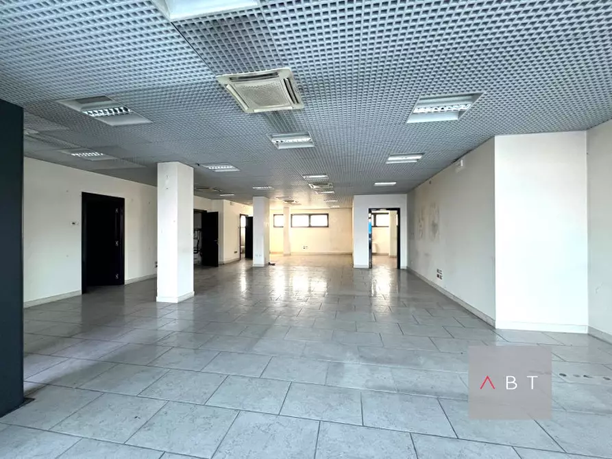 Immagine 3 di Negozio in vendita  a San Giorgio In Bosco