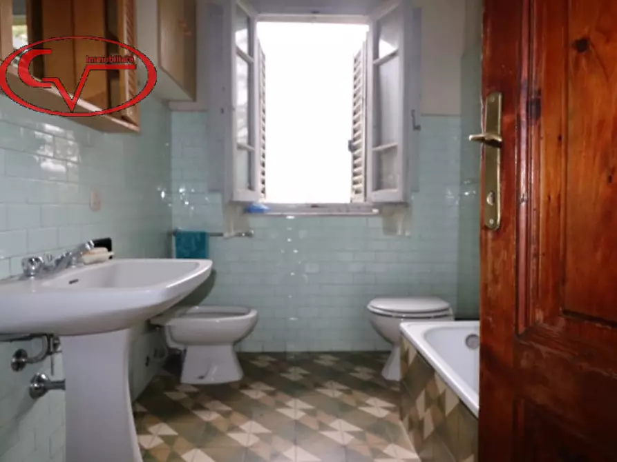 Immagine 17 di Villa in vendita  in ambra a Bucine