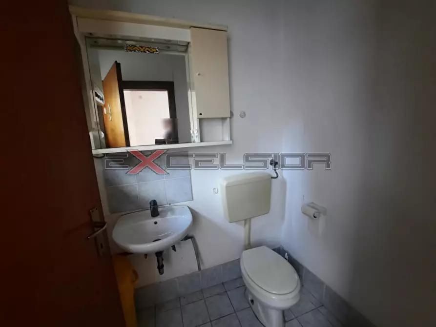 Immagine 3 di Negozio in affitto  a Cavarzere