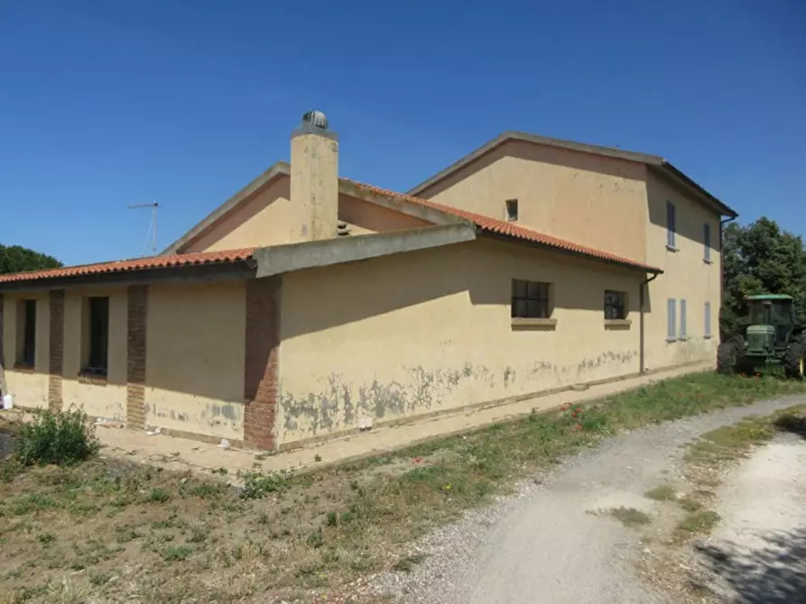 Immagine 1 di Casa bifamiliare in vendita  in Strada Quartuccio, N. 8 a Montalto Di Castro