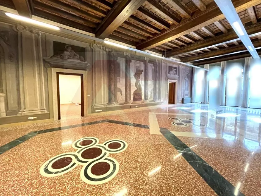 Immagine 1 di Ufficio in vendita  in Corso Palladio n.76 a Vicenza