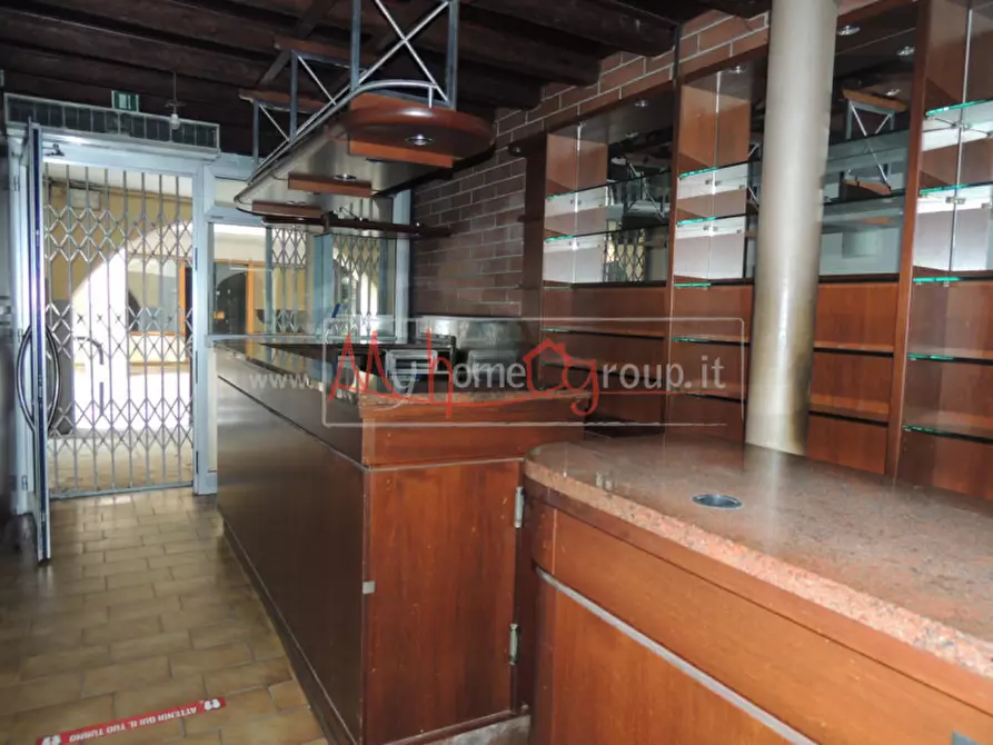 Immagine 1 di Negozio in affitto  in Pontecorvo a Padova