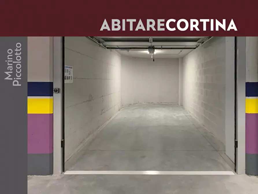 Immagine 1 di Garage in affitto  in via Cesare Battisti a Cortina D'ampezzo