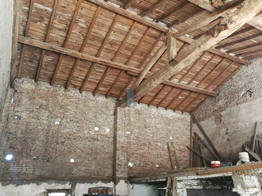 Immagine 10 di Rustico / casale in vendita  a Castel Mella