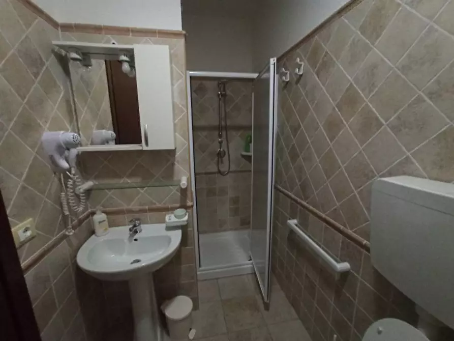 Immagine 13 di Agriturismo in vendita  in via Roma a Castiglione Del Lago