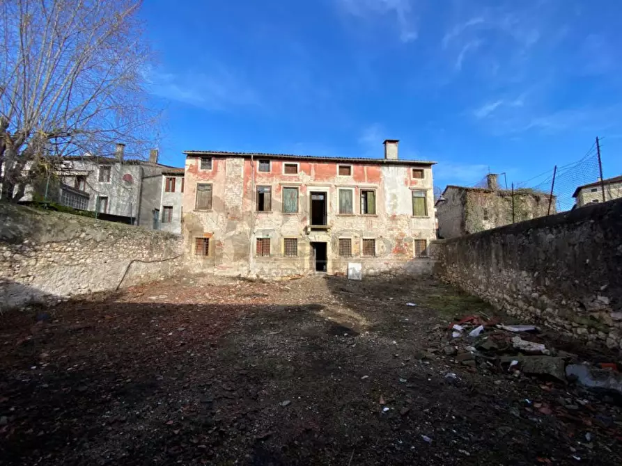 Immagine 1 di Villa in vendita  a Lonigo