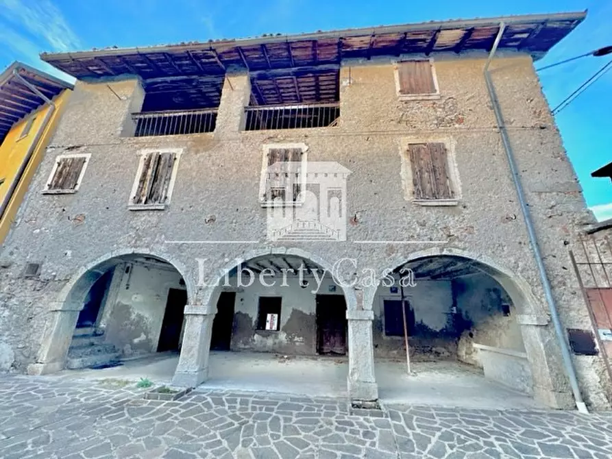 Immagine 1 di Rustico / casale in vendita  in Via Roma a Preseglie