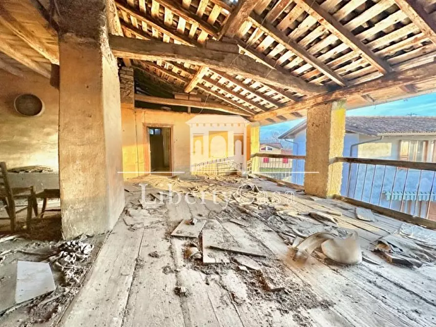 Immagine 4 di Rustico / casale in vendita  in Via Roma a Preseglie