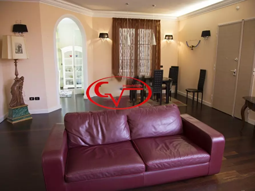 Immagine 1 di Villa in vendita  in Via Don Minzoni a Laterina Pergine Valdarno