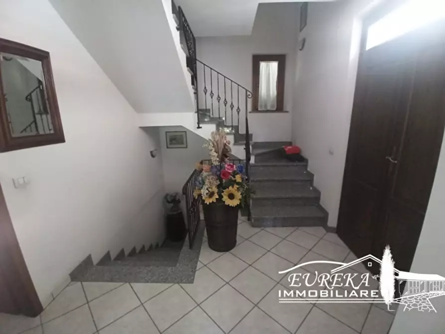 Immagine 3 di Villa in vendita  in Via Roma a Castiglione Del Lago