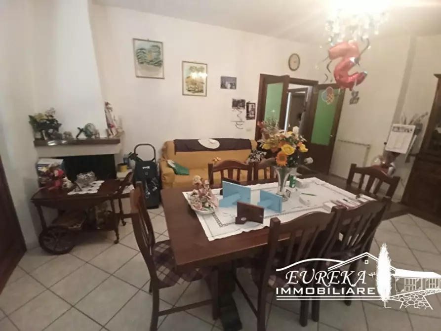 Immagine 4 di Villa in vendita  in Via Roma a Castiglione Del Lago