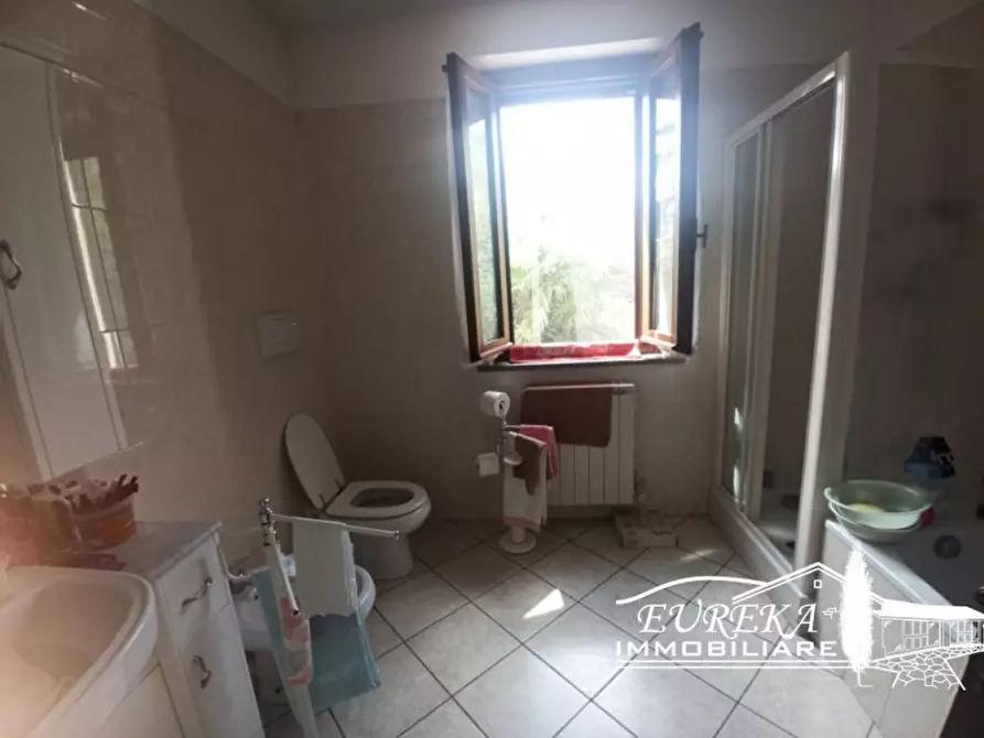 Immagine 7 di Villa in vendita  in Via Roma a Castiglione Del Lago