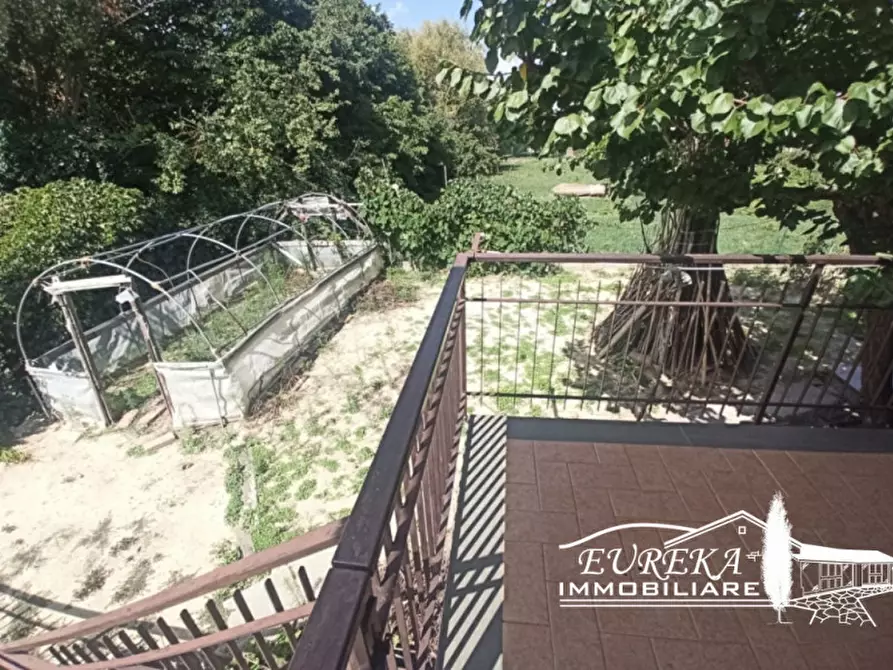 Immagine 10 di Villa in vendita  in Via Roma a Castiglione Del Lago