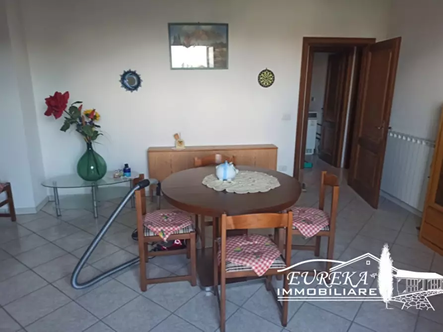 Immagine 11 di Villa in vendita  in Via Roma a Castiglione Del Lago