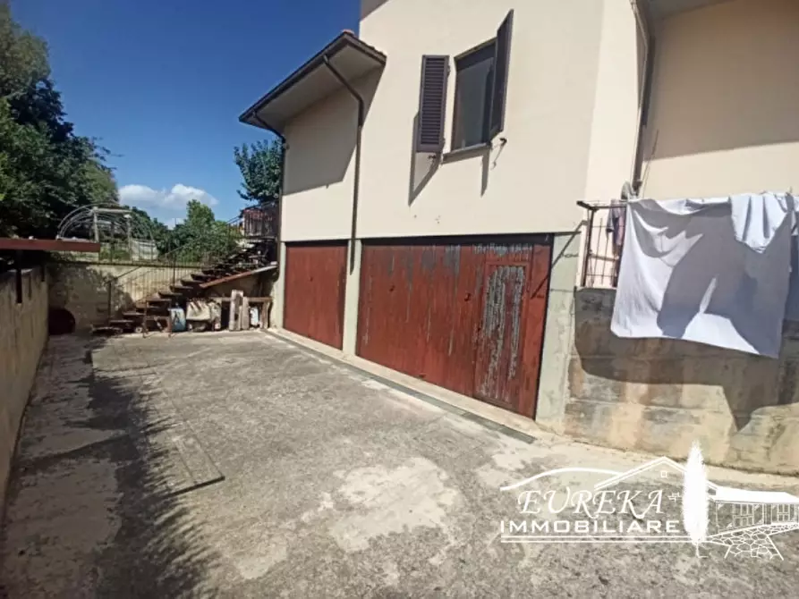 Immagine 16 di Villa in vendita  in Via Roma a Castiglione Del Lago