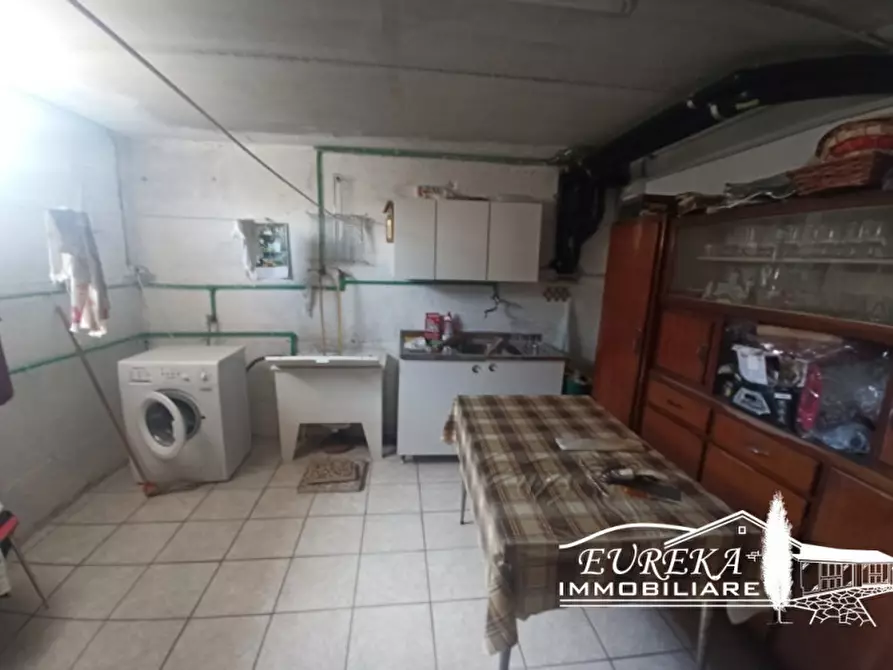 Immagine 17 di Villa in vendita  in Via Roma a Castiglione Del Lago