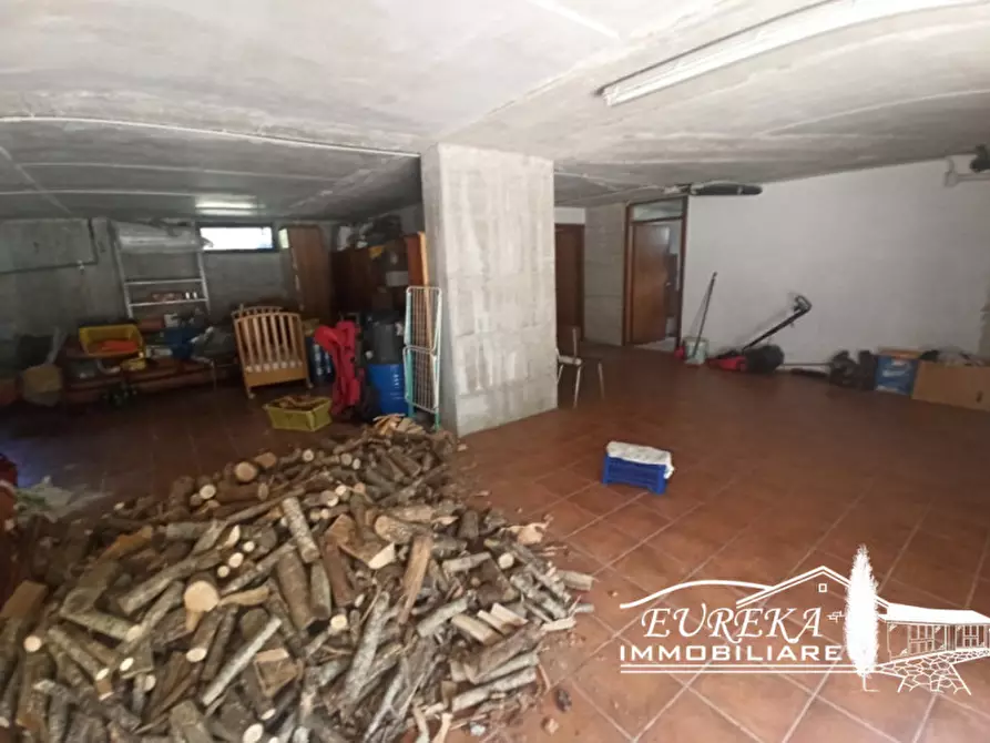 Immagine 18 di Villa in vendita  in Via Roma a Castiglione Del Lago