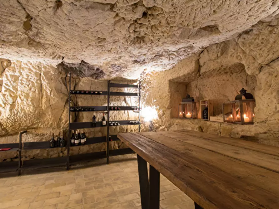 Immagine 6 di Palazzo in vendita  in Strada Campailla a Modica