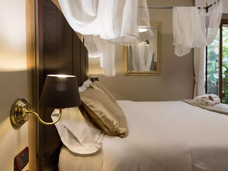 Immagine 14 di Palazzo in vendita  in Strada Campailla a Modica