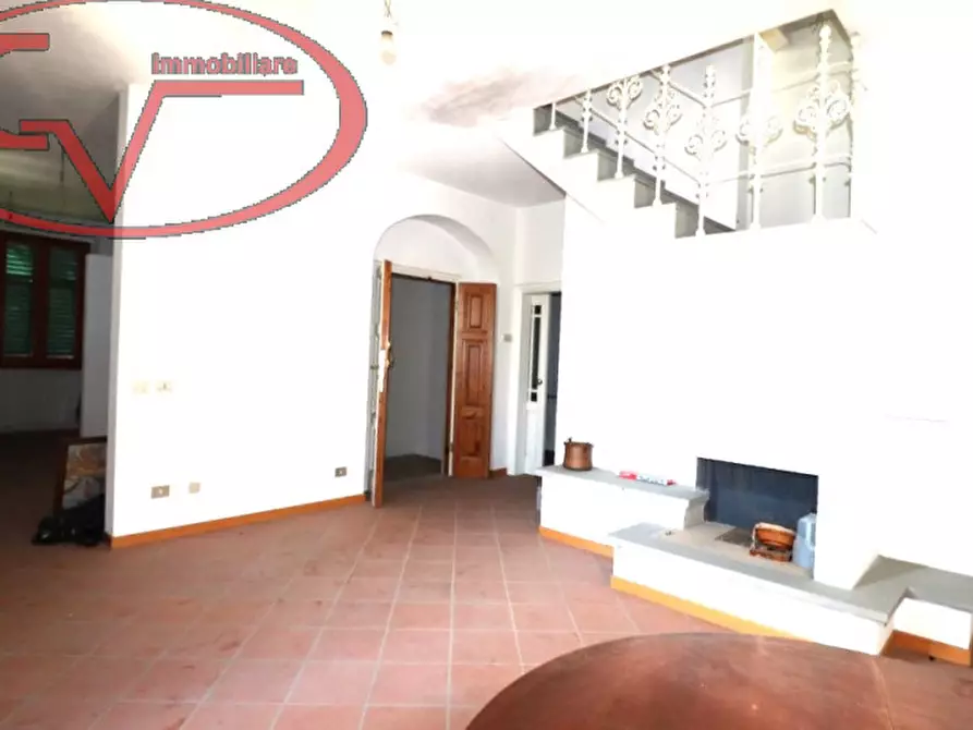 Immagine 24 di Villa in vendita  in via vespucci a Montevarchi