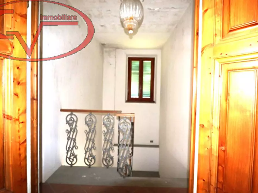 Immagine 27 di Villa in vendita  in via vespucci a Montevarchi