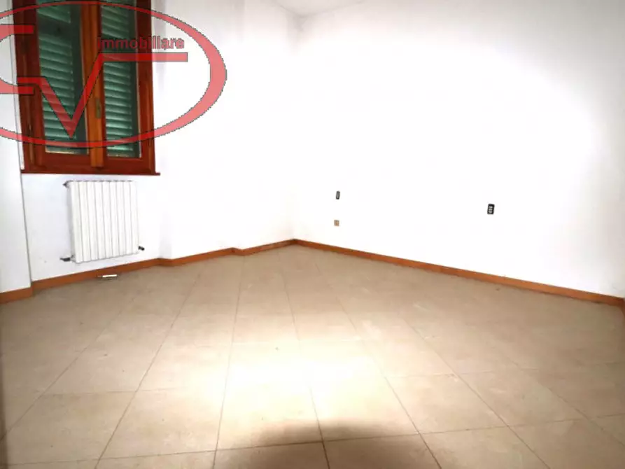 Immagine 29 di Villa in vendita  in via vespucci a Montevarchi