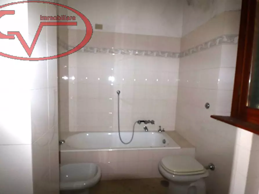 Immagine 30 di Villa in vendita  in via vespucci a Montevarchi