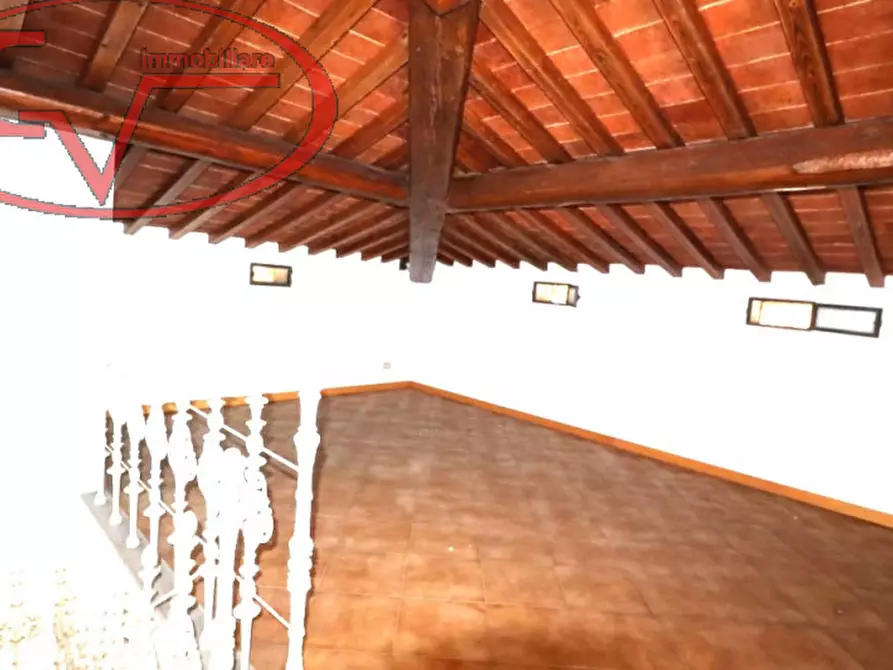 Immagine 35 di Villa in vendita  in via vespucci a Montevarchi