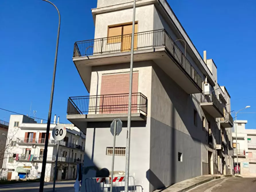 Immagine 2 di Palazzo in vendita  in Via Antonio Gramsci a Ceglie Messapico