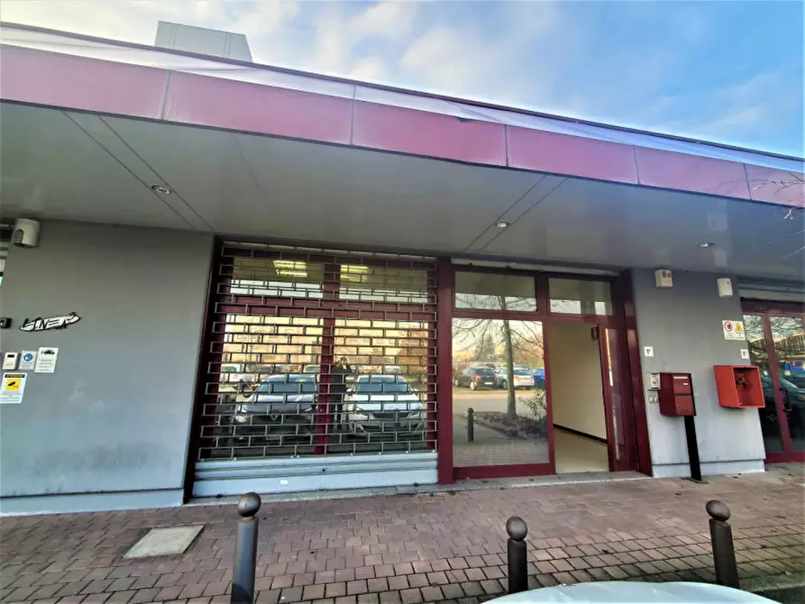 Immagine 2 di Negozio in vendita  in Via dei Carpini 1H a Anzola Dell'emilia