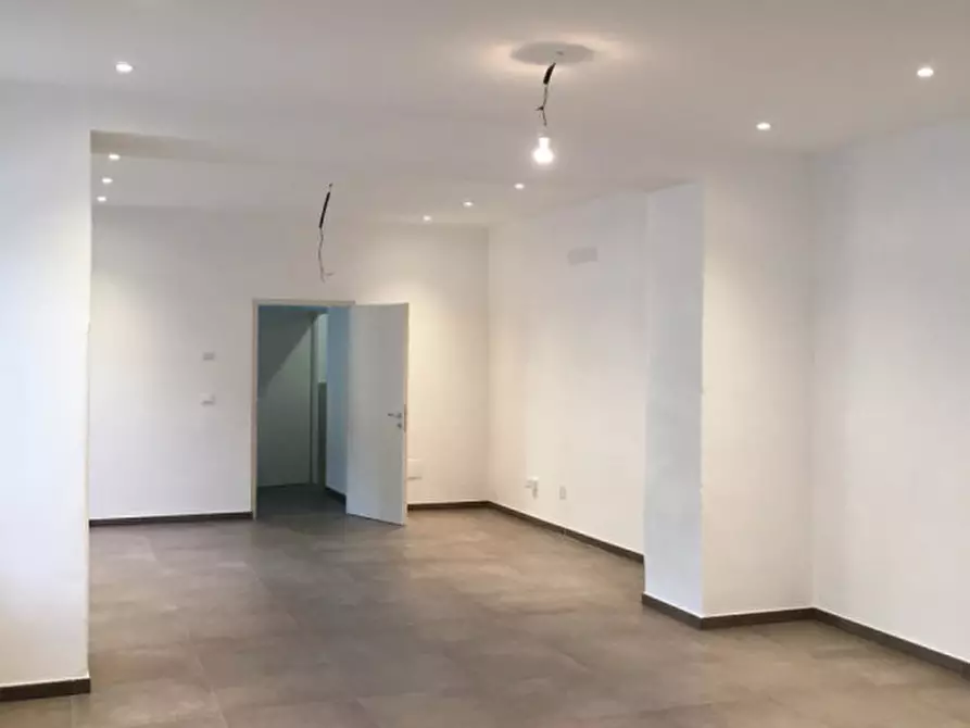 Immagine 2 di Negozio in vendita  in Hauptplatz - Piazza Principale a Ora .Auer.