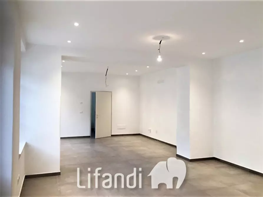 Immagine 3 di Negozio in vendita  in Hauptplatz - Piazza Principale a Ora .Auer.