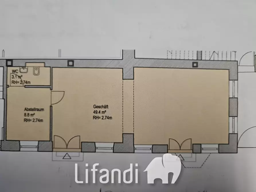 Immagine 17 di Negozio in vendita  a Ora .Auer.