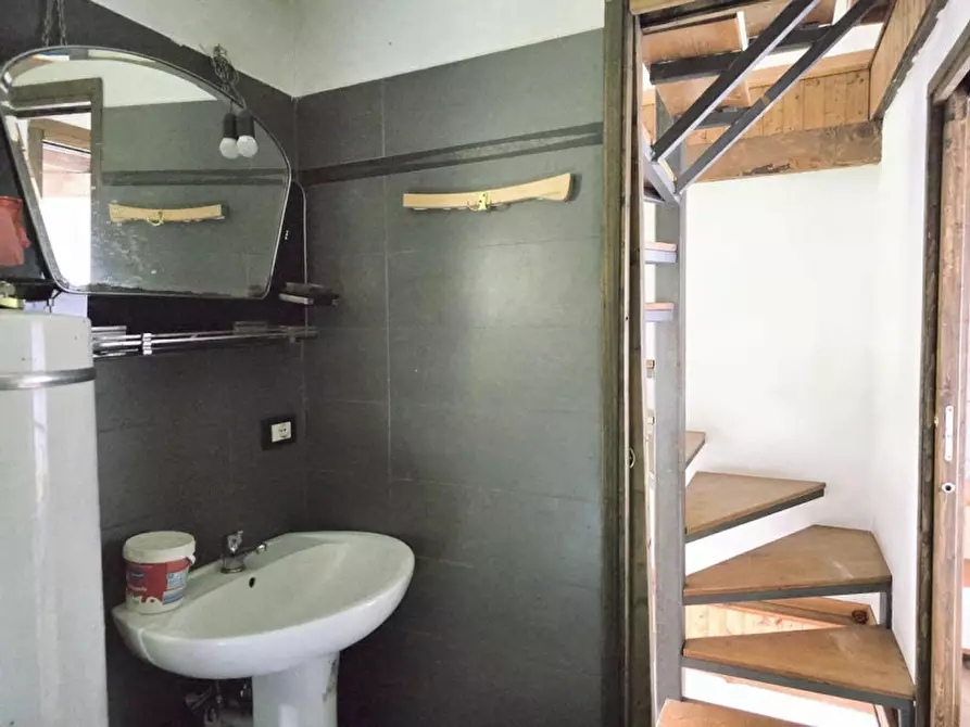 Immagine 10 di Appartamento in vendita  in frazione Ronchedel, N. 4/a a Seren Del Grappa