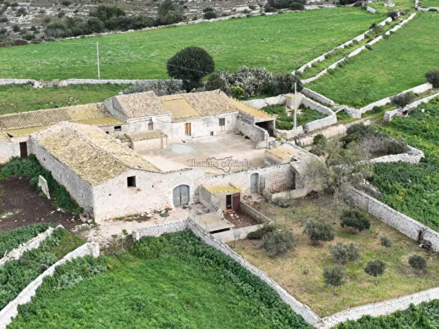 Immagine 8 di Rustico / casale in vendita  in Contrada Mangiapane a Comiso