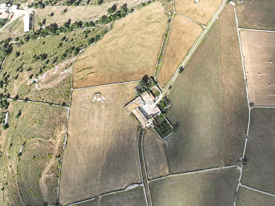 Immagine 11 di Rustico / casale in vendita  in Contrada Mangiapane a Comiso