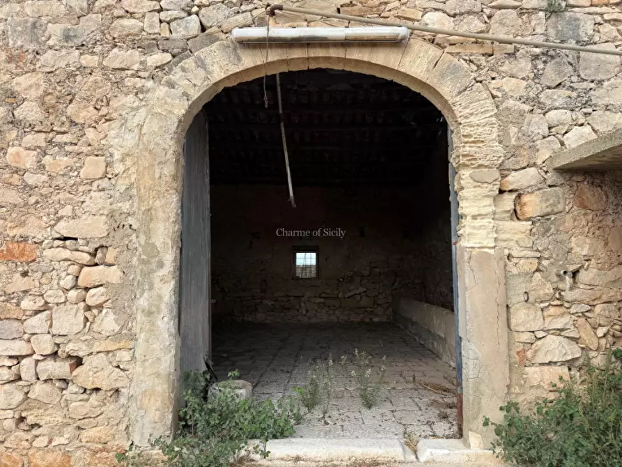 Immagine 15 di Rustico / casale in vendita  in Contrada Mangiapane a Comiso