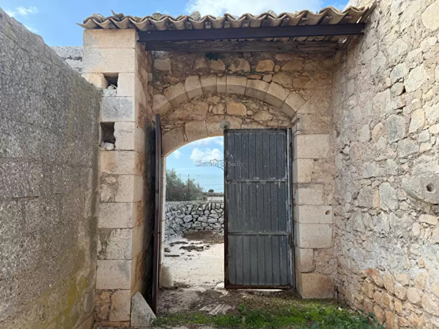 Immagine 17 di Rustico / casale in vendita  in Contrada Mangiapane a Comiso