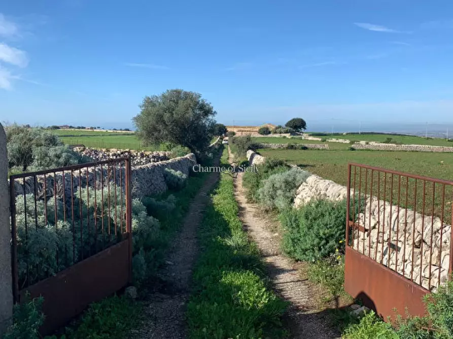 Immagine 23 di Rustico / casale in vendita  in Contrada Mangiapane a Comiso