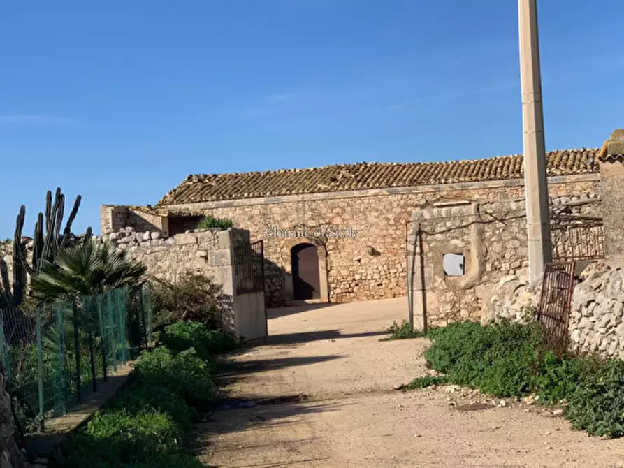 Immagine 27 di Rustico / casale in vendita  in Contrada Mangiapane a Comiso
