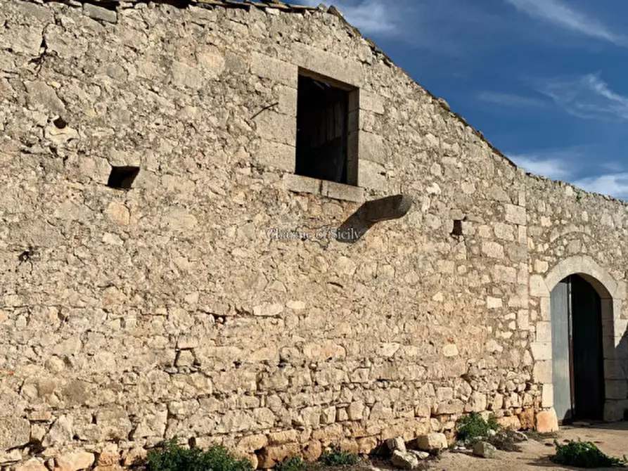 Immagine 30 di Rustico / casale in vendita  in Contrada Mangiapane a Comiso