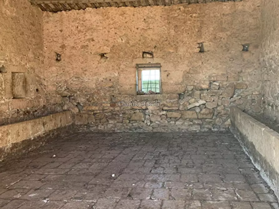 Immagine 30 di Rustico / casale in vendita  in Contrada Mangiapane a Comiso