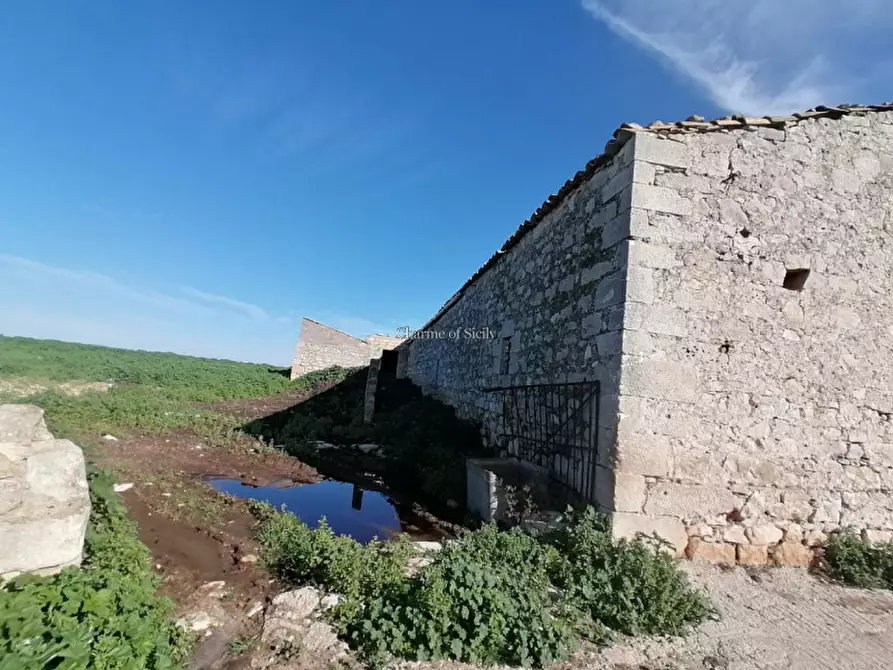 Immagine 41 di Rustico / casale in vendita  in Contrada Mangiapane a Comiso