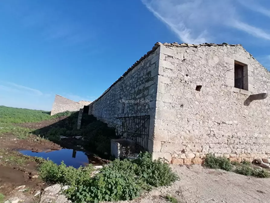 Immagine 43 di Rustico / casale in vendita  in Contrada Mangiapane a Comiso