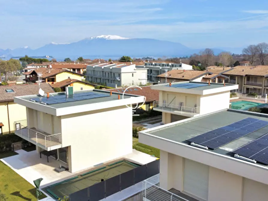 Immagine 2 di Villa in vendita  in Via Pieve Vecchia a Manerba Del Garda