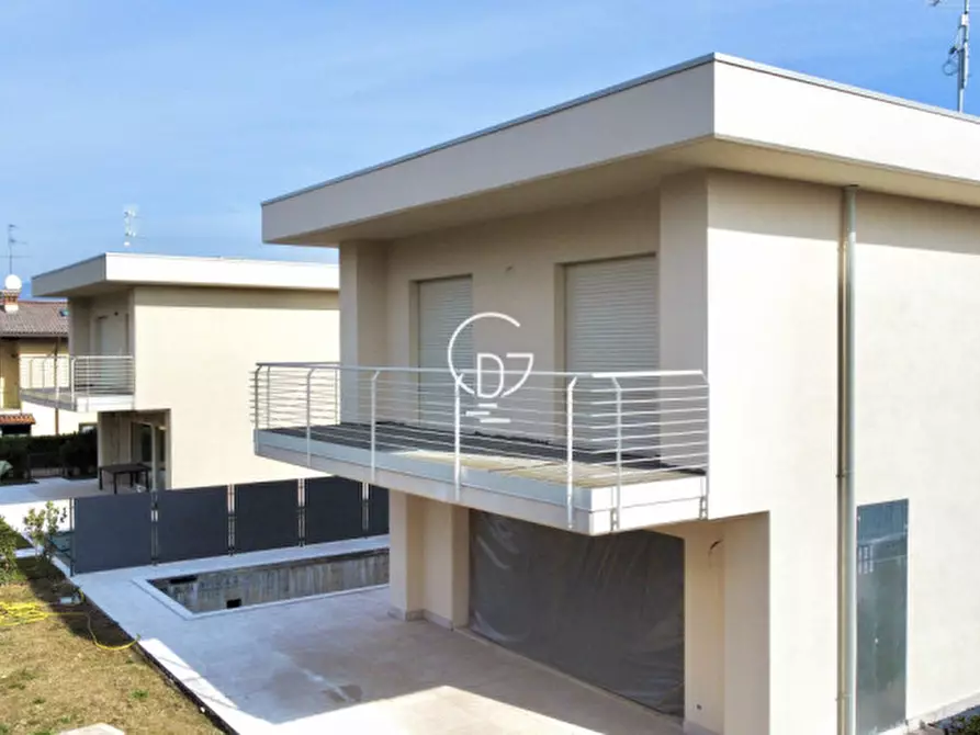 Immagine 4 di Villa in vendita  in Via Pieve Vecchia a Manerba Del Garda