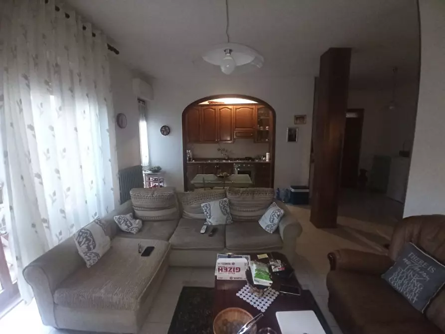 Immagine 5 di Appartamento in vendita  in Via Roma a Castiglione Del Lago